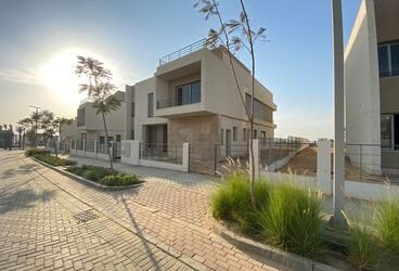 فيلا للبيع بكمبوند بالم هيلز نيو كايرو palm hills new cairo بأقل مقدم واطول فتره سداد