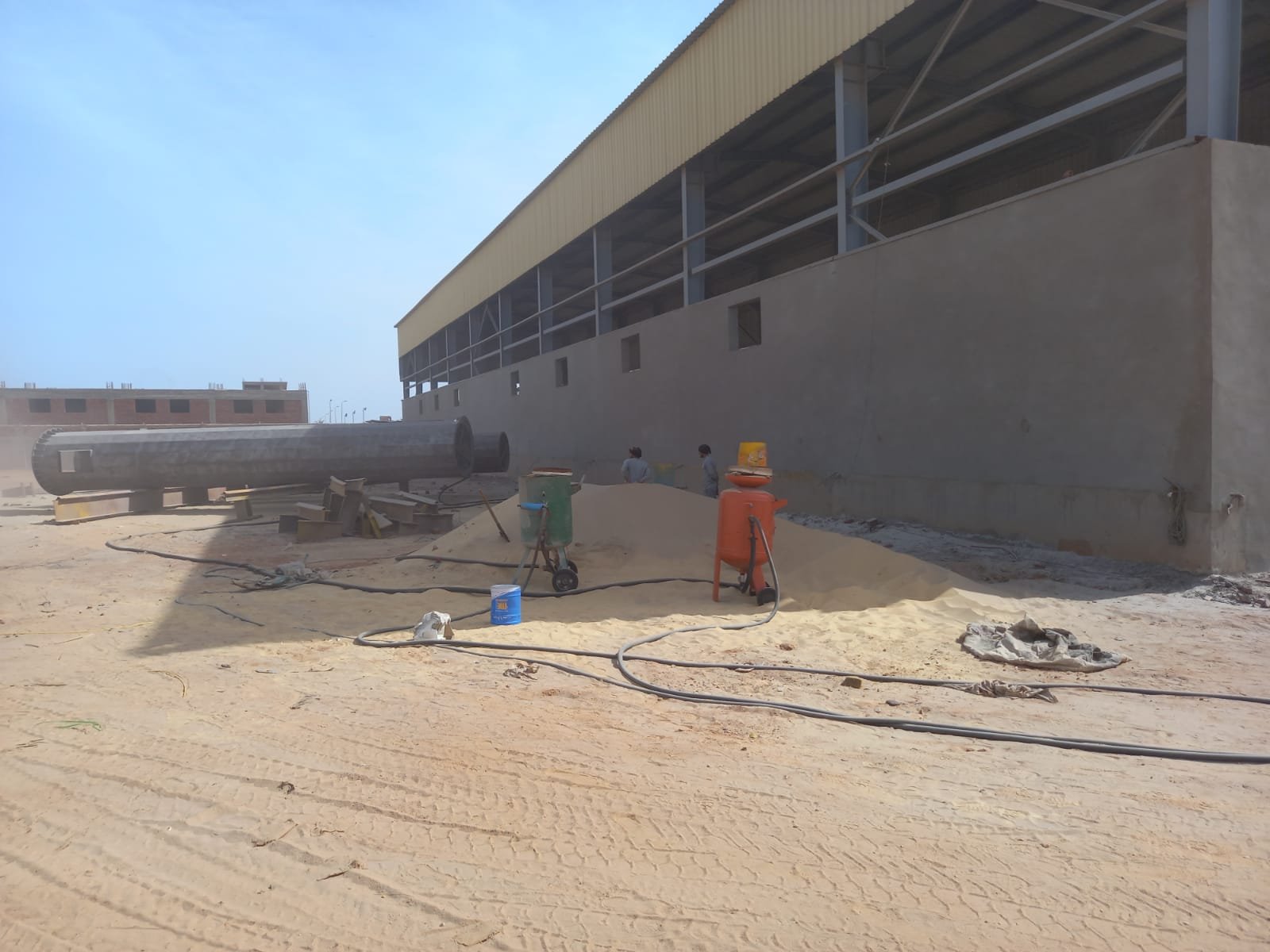 مصنع للبيع 8500 متر فى العاشر من رمضان  A4   مساحتها  8690  متر