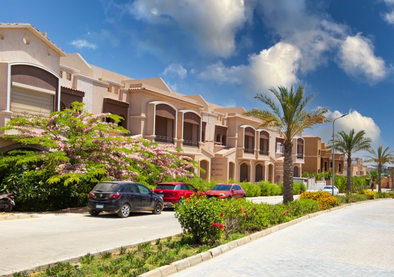 فيلا للبيع بالتجمع الخامس استلام فوري جاهزه للسكن