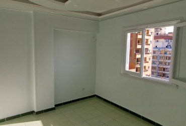 شقة للبيع شارع عمرو النجومي بجوار فندق رمادة.