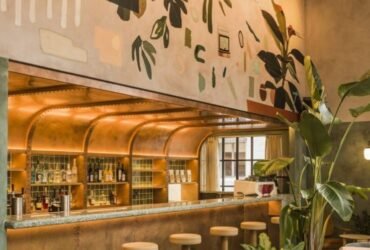 كافيه ومطعم للايجار بدجلة المعادي 50م داخلي و 40م خارجي ب