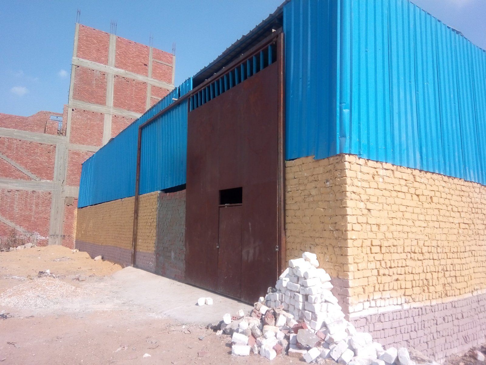 مخزن جمالون مميز 120م للايجار منصوريه هرم