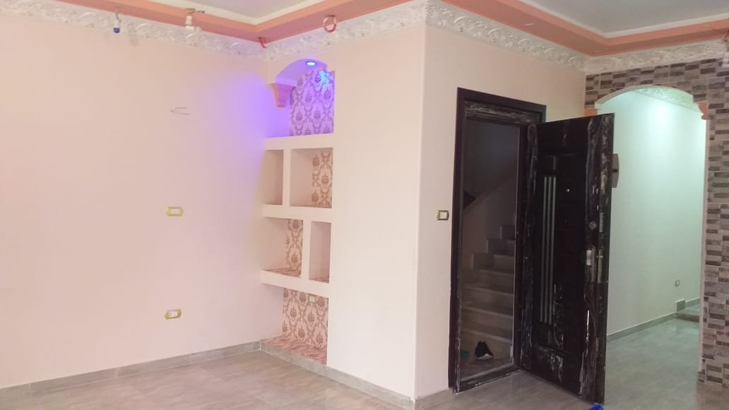 تشطيب اكسترا سوبر لوكس للإيجار مدد لـعروسين أو لأسرة تحافظ على الشقة