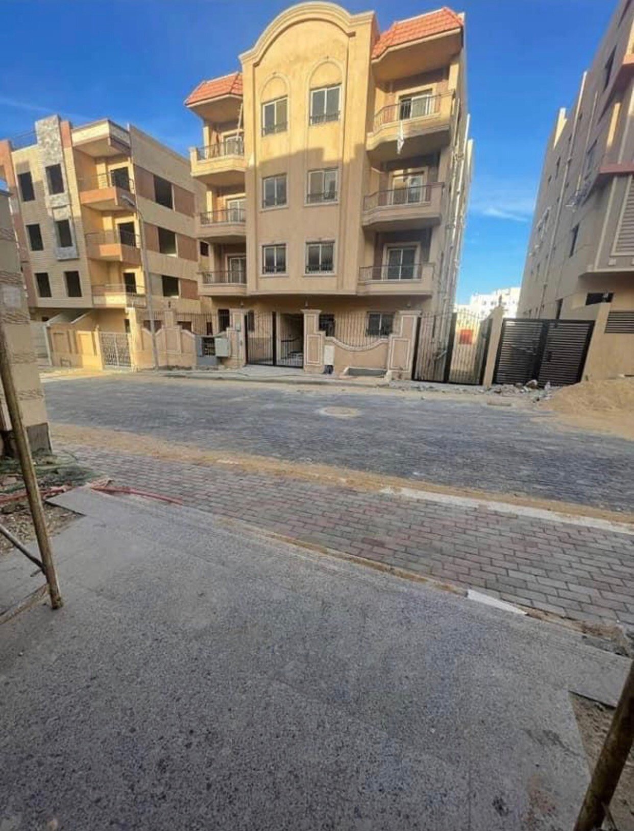 للبيع شقة بكمبوند جراند سيزر التجمع الخامس