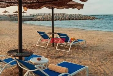 عامل الشاطئ  بيتش بوي لا يقبل طلبه