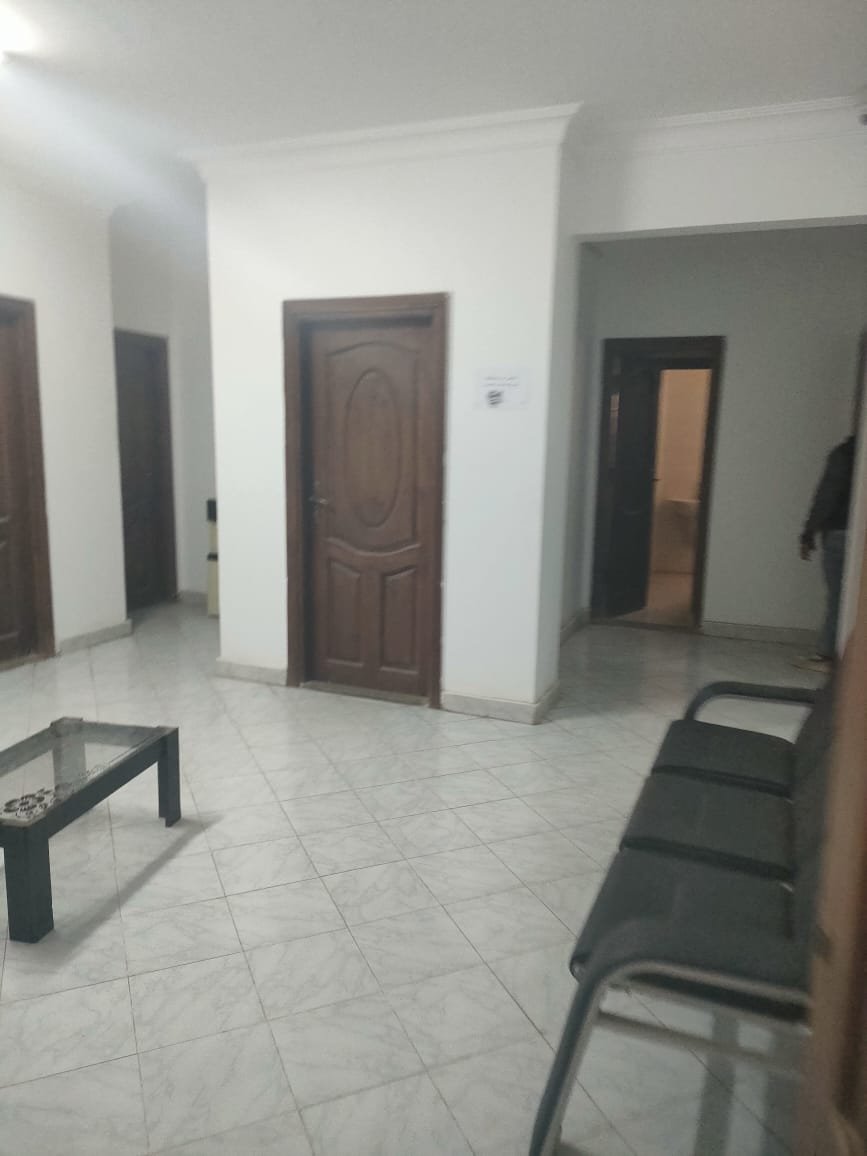 مصنع للإيجار بالتجمع ثلاث أدوار