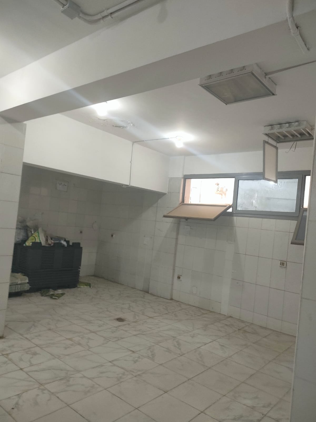 مصنع للإيجار بالتجمع ثلاث أدوار