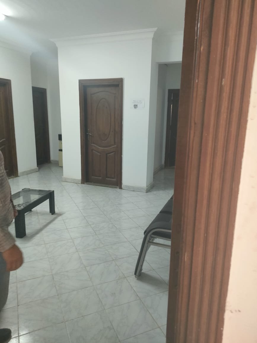 مصنع للإيجار بالتجمع ثلاث أدوار