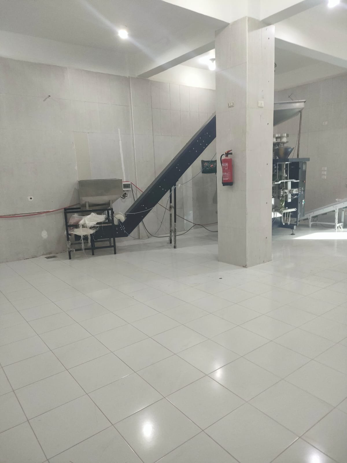 مصنع للإيجار بالتجمع ثلاث أدوار