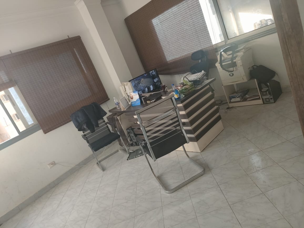 مصنع للإيجار بالتجمع ثلاث أدوار