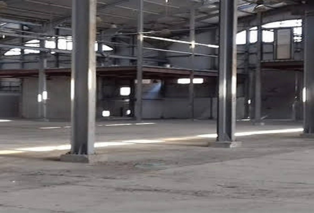 مصنع للبيع 10000 متر فى العاشر  نشط بلاستك