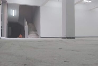 مصنع للبيع 10000 متر بالعاشر نشاط بلاستك