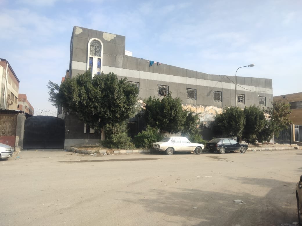 مصنع  غذائ للبيع 2350 م