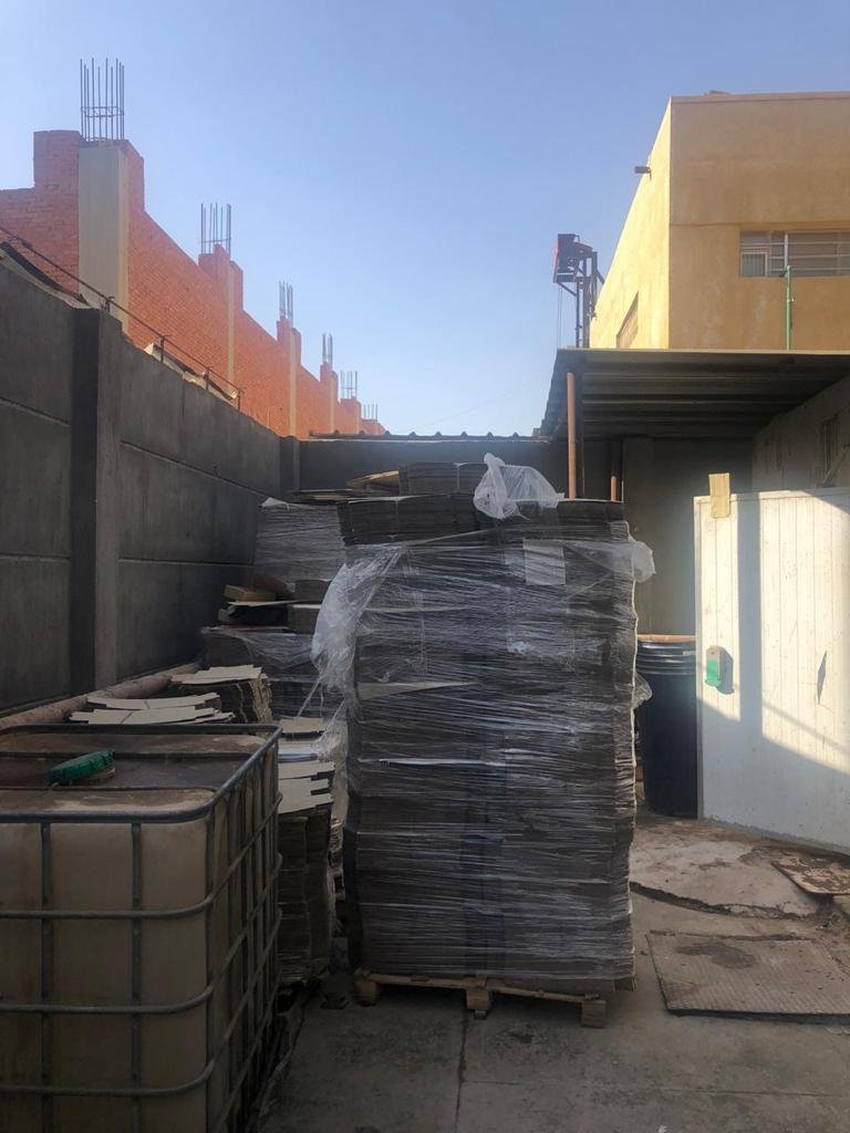 مصنع 2350 متر رخصه غذائي الدور الارضي 1250م  دورين