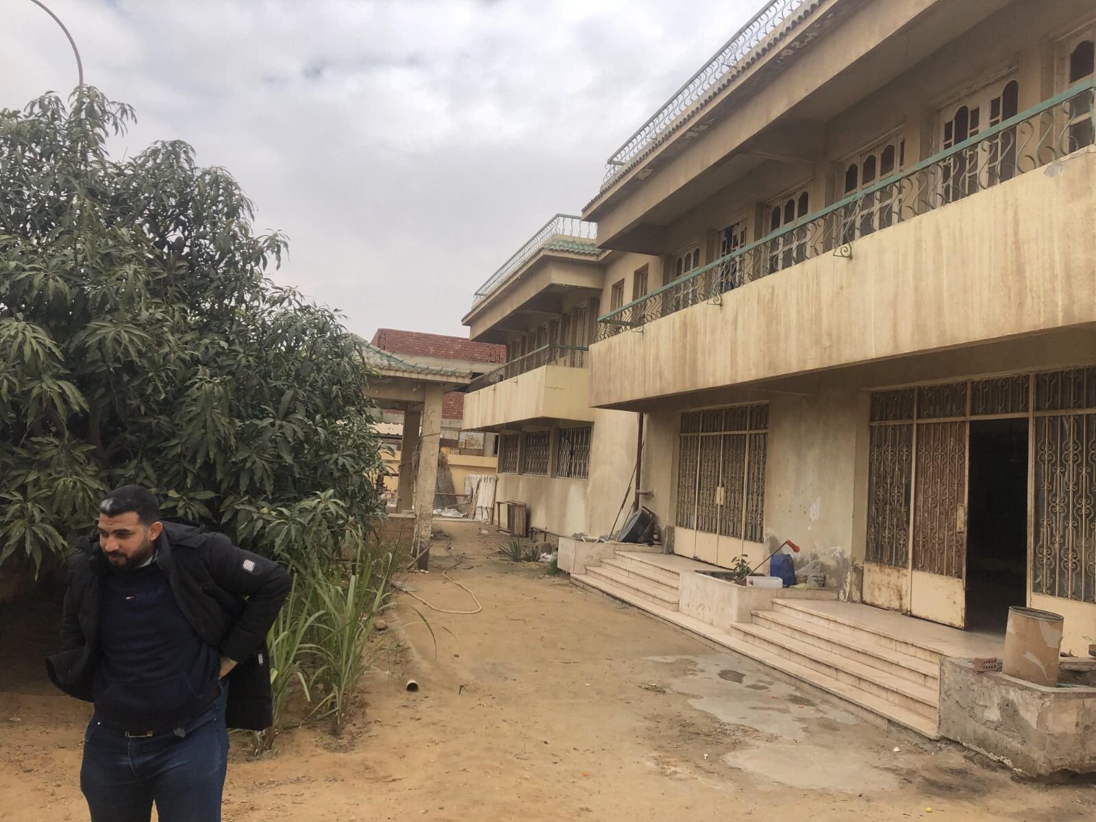 مصنع ملابس ومنسوجات للبيع ببدر