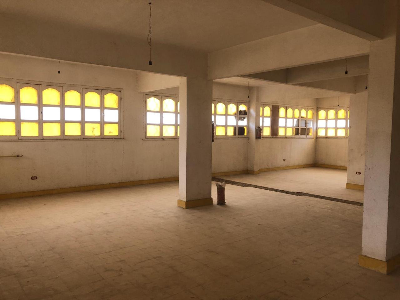 مصنع ملابس ومنسوجات للبيع ببدر