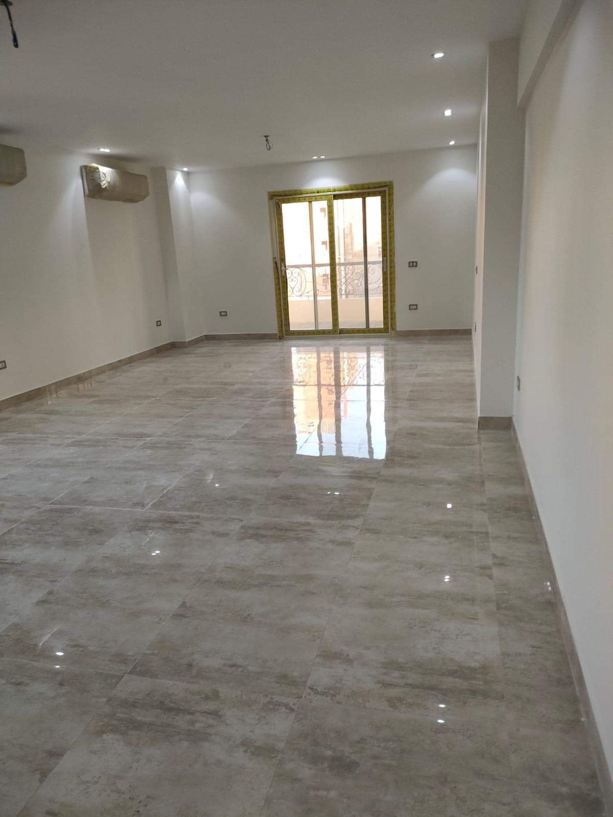 اداري للإيجار 250م رئيسي بالمهندسين